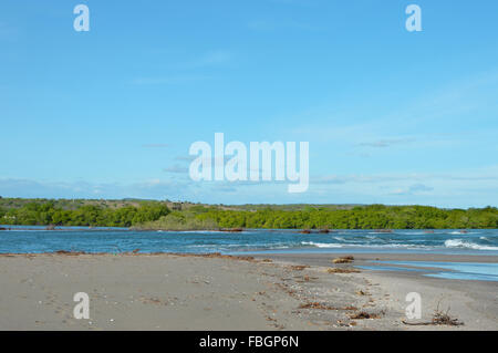 Schöner Strand am Pazifik in der Nähe von Leon, Nicaragua Stockfoto