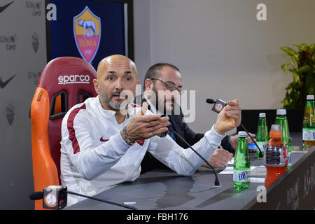 Rom, Italien. 16. Januar 2016. Erste Pressekonferenz von Luciano Spalletti als A.S. Roma-Trainer bei Trigoria. Bildnachweis: Silvia Lore "/ Alamy Live News Stockfoto