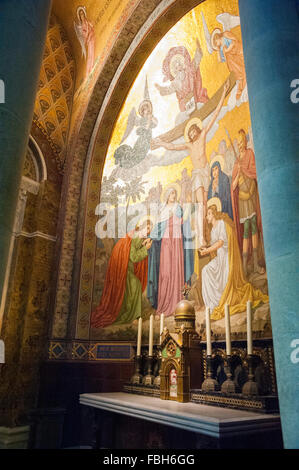 Malerei in der Rosenkranzbasilika in Lourdes, Frankreich Stockfoto