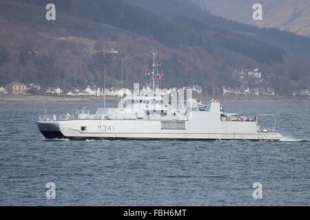 KNM Karmoy (M341), eine Oksoy-Klasse Minehunter der Königlichen Norwegischen Marine, während der Übung Joint Warrior 13-1. Stockfoto