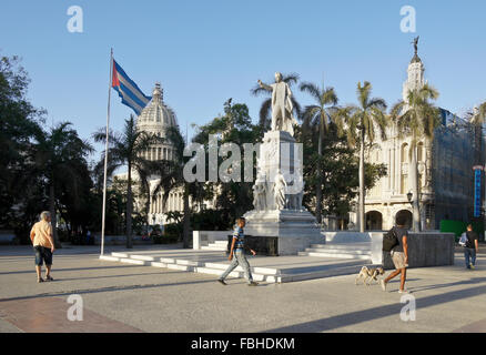 Kapitol, Statue von Jose Marti im Parque Central und Alicia Alonso Grand Theater von Havanna, Havanna, Kuba Stockfoto