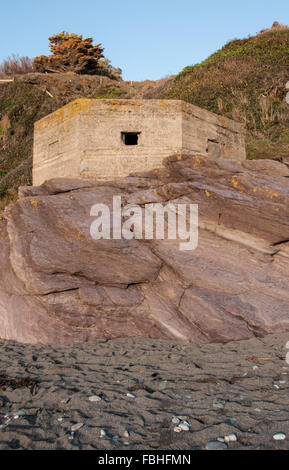 WWII Pill Box, Finnygook Strand, Portwrinkle, Cornwall, England Stockfoto