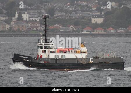 SD Oronsay Köpfe aus vergangenen Cloch Point in Gourock während der Übung Joint Warrior 132. Stockfoto