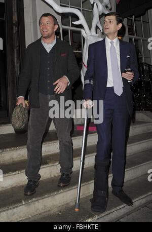 Guy Richie und Jools Holland gesehen verlassen 34 Restaurant Featuring: Guy Richie Where: London, Vereinigtes Königreich bei: 16. Dezember 2015 Stockfoto