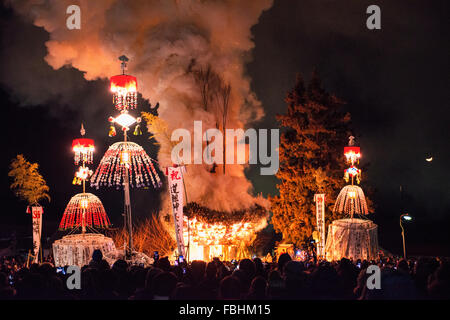 Das Feuer Festival, Dosojin Matsuri, am Nozawaonsen in Nagano, Japan Stockfoto