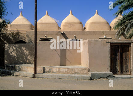 Jalan Bani Bu Ali, Vereinigte Arabische Emirate.  Eingang zur Moschee von Rashid bin Hammouda. Stockfoto