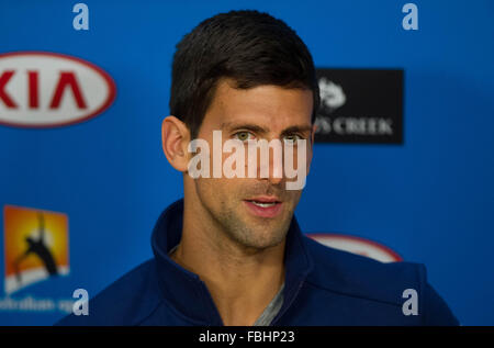 Melbourne, Australien. 17. Januar 2016. Novak Djokovic Serbien besucht die Pressekonferenz vor dem Turnier vor 2016 Australian Open in Melbourne Park in Melbourne, Australien, 17. Januar 2016. Bildnachweis: Bai Xue/Xinhua/Alamy Live-Nachrichten Stockfoto