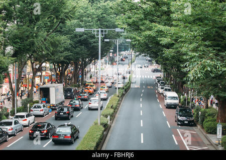 Tokio - AUG 1: Belebte Straße in Harajuku am 1. August 2015. Stockfoto