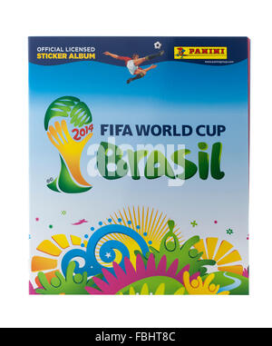 Panini FIFA World Cup 2014 offiziell lizenziert Stickeralbum auf weißem Hintergrund Stockfoto