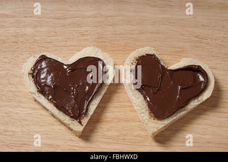 Herz-geformte Brot Valentinstag Konzept Stockfoto