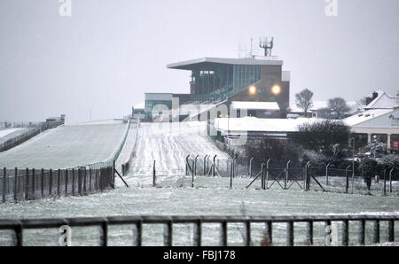 Brighton Sussex UK 17. Januar 2016 - Brighton-Rennbahn im Schnee heute Morgen, als eine kalte Wetter breitet sich über Süden Großbritanniens-Band heute. Bildnachweis: Simon Dack/Alamy Live-Nachrichten Stockfoto