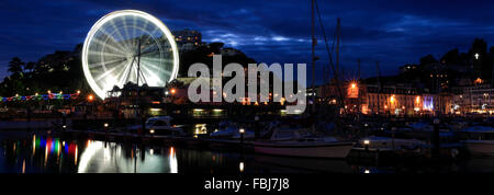 Das Riesenrad in der Nacht, Torquay Town, Torbay, englische Riviera, Grafschaft Devon, England, UK Stockfoto