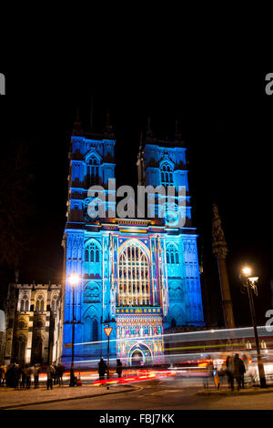 Die Westfassade des Westminster Abbey auf dem 2016 Lumiere Light Festival London. Das Licht des Geistes durch Patrice Warrener Stockfoto