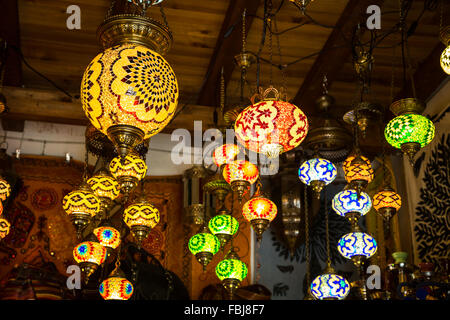 Arabische Lampen und Laternen in Marrakesch, Marokko Stockfoto