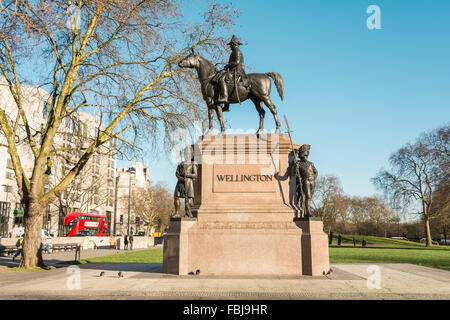 Statue des Herzogs von Wellington auf dem Pferderücken, Hyde Park Corner, London, UK. Stockfoto