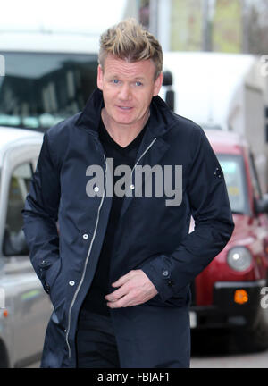 Gordon Ramsay und seine Tochter Matilda außerhalb ITV Studios Featuring: Gordon Ramsay, Matilda Ramsay wo: London, Vereinigtes Königreich bei: 17. Dezember 2015 Stockfoto