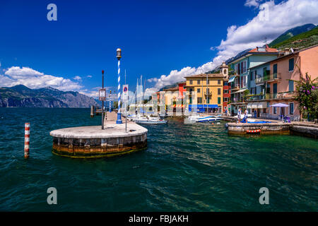 Italien, Venetien, Gardasee, Castelletto di Brenzone, Hafen Stockfoto