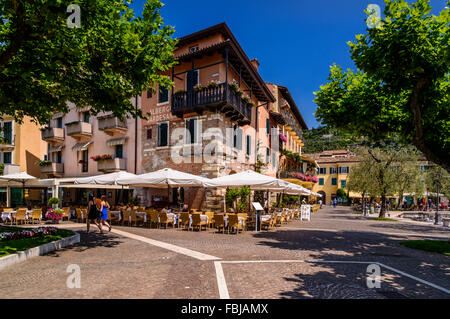 Italien, Venetien, Gardasee, Torri del Benaco, Seepromenade Stockfoto