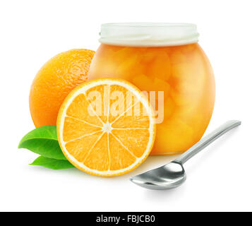 Orangenmarmelade in einem Glas isoliert auf weiss mit Beschneidungspfad Stockfoto