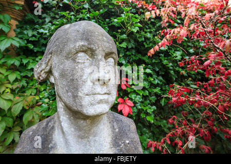 Eine Schnitzerei des ersten amerikanischen Präsidenten George Washington im American Museum, Bath, Somerset Stockfoto