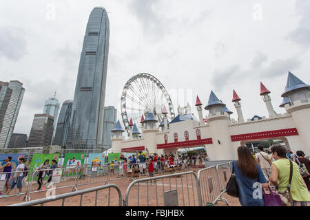 HONG KONG - 3. September: "Lai Yuen Super Sommer 2015" in Central im 3. September 2015. Lai Yuen 1949 eröffnete und im Jahr 1997 geschlossen. Stockfoto