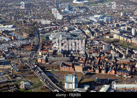 Luftaufnahme von Hull City centre, Marina, Gezeiten Barriere, River Hull, UK Stockfoto