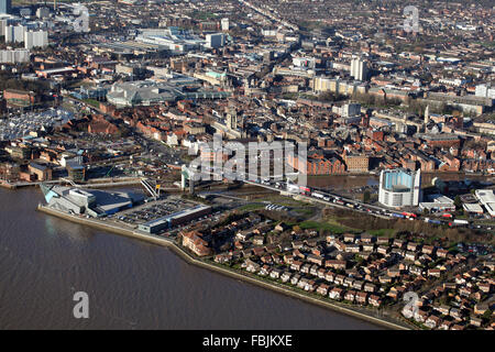 Luftaufnahme von Hull City centre, Marina, Gezeiten Barriere River Hull, The Deep, UK Stockfoto