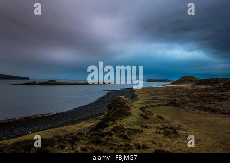 Coral Beach bei Sonnenuntergang Blick auf das Meer.  Ein Dorneil Loch Dunvegan, Isle Of Skye, innere Hebriden, Schottland, Vereinigtes Königreich Stockfoto