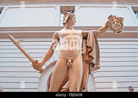 New York, Usa: Perseus mit der Kopf der Medusa, eine Skulptur des italienischen Antonio Canova im Metropolitan Museum of Art Stockfoto