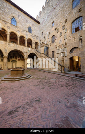 Florenz. Italien. Innenhof des Museo Nazionale del Bargello. Stockfoto