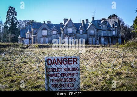 Die alte verlassene Cairndhu House in Carnfunnock Bereich der Grafschaft Antrim. Stockfoto