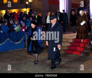 Oslo, 17.01.2016 Majestäten König Harald und Königin Sonja, Königin Silvia und Königin Margrethe 25. Jahrestag des Aufstiegs auf den norwegischen Thron ihre Majestäten König Harald und Königin Sonja? Galavorstellung in der Universität Aula RPE/Albert Nieboer/Niederlande OUT - NO-Draht-Dienst- Stockfoto