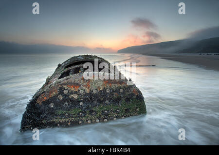 Alte Heizkessel vom Schiff Wrack "Laura" in Filey Bay, North Yorkshire Stockfoto