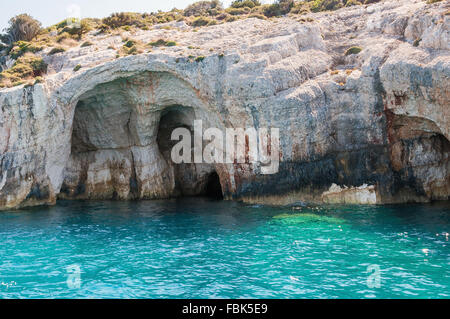 Blauen Grotten auf Zakynthos Insel vom Boot aus gesehen Stockfoto