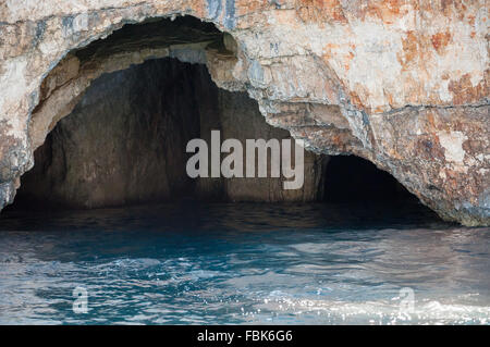 Blauen Grotten auf Zakynthos Insel vom Boot aus gesehen Stockfoto