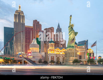 Abend in das New York New York Hotel and Casino in Las Vegas Stockfoto