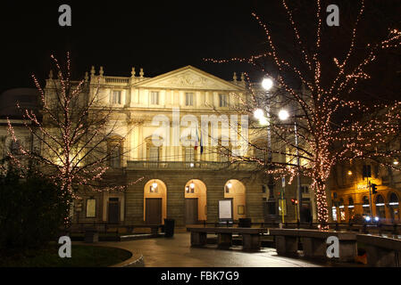 La Scala Opernhaus bei Nacht. Mailand, Italien. Die berühmtesten italienischen theater Stockfoto