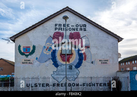 Kostenlos unsere Gefangenen Wandbild von Ulster Freedom Fighters in Dee Street in East Belfast Stockfoto