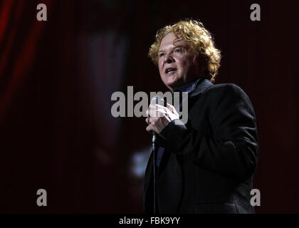 Mick Hucknell mit Simply Red in der O2 Arena Featuring: Mick Hucknell einfach rot wo: London, Vereinigtes Königreich bei: 17. Dezember 2015 Stockfoto