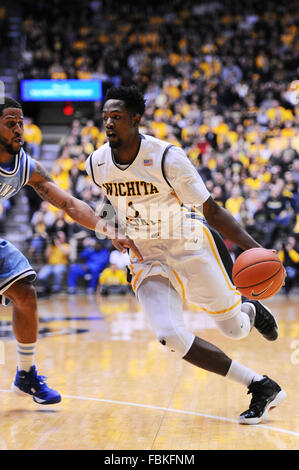 Wichita, Kansas, USA. 17. Januar 2016. Wichita State Shockers weiterleiten Zach Brown (1) Laufwerke in den Korb während der NCAA Basketball-Spiel zwischen der Indiana State Platanen und die Wichita State Shockers in Charles Koch Arena in Wichita, Kansas. Kendall Shaw/CSM/Alamy Live-Nachrichten Stockfoto