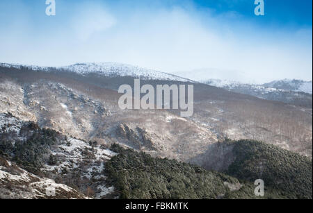 Schneebedeckte Berge und felsigen Gipfeln! Stockfoto