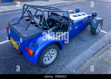 Ein 1997 registriert blau Caterham 7 Leichtgewicht-Sportwagen Stockfoto