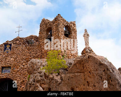 Virgin De La Pena Kirche (Jungfrau der Felsen) in Mijas ist einer der schönsten weißen Dörfer des südlichen Spanien Stockfoto