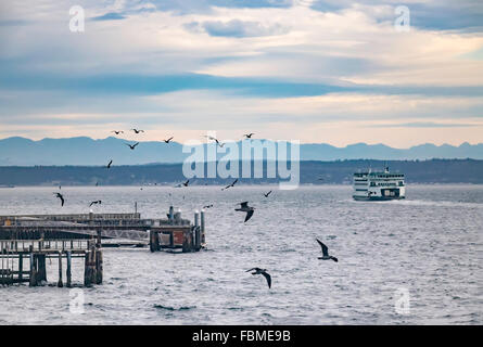 Fähre verlässt Port Townsend, Washington, USA Stockfoto