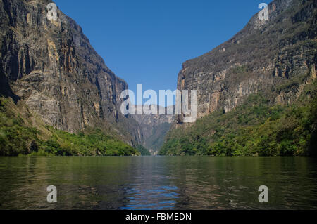 Innen Sumidero Canyon in der Nähe von Tuxtla Gutierrez in Chiapas, Mexiko Stockfoto