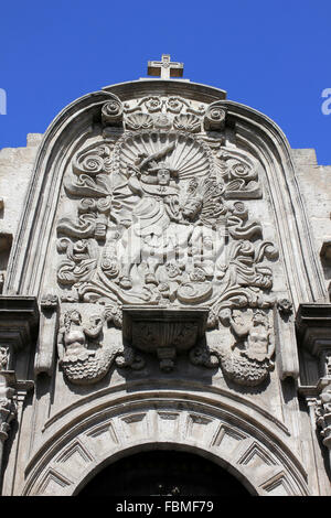 Stone Carving über Eingangstür zur Iglesia De La Compania Arequipa, Peru Stockfoto