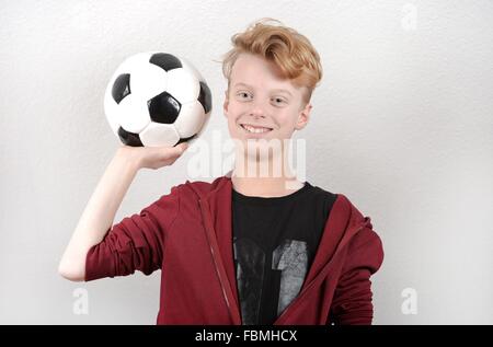 Porträt einer jungen, Deutschland, Stadt Osterode, 13. Januar 2016. Foto: Frank Mai Stockfoto