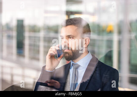 Mann mit Smartphone Stockfoto