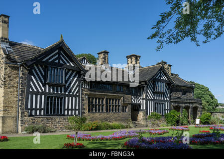 Shibden Hall ist ein Grade II * historische Haus befindet sich in einem öffentlichen Park am Shibden, West Yorkshire, England. Stockfoto
