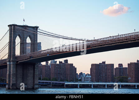 Skyline von New York, Vereinigte Staaten von Amerika: Brooklyn Bridge, East River Stockfoto